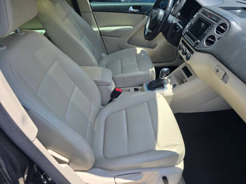 2017 Volkswagen Tiguan 2.0T Wolfsburg Edition