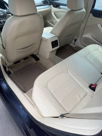 2013 Volkswagen Passat SE