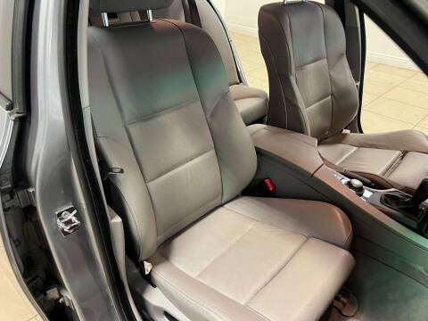 2004 BMW 5 Series 525i