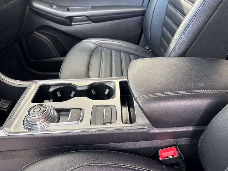 2022 Ford Edge SEL
