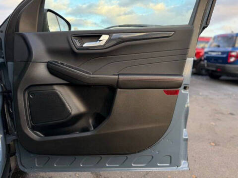 2025 Ford Escape Hybrid ST-Line Select