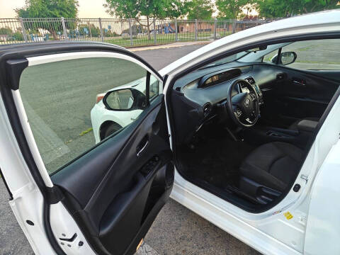 2019 Toyota Prius LE