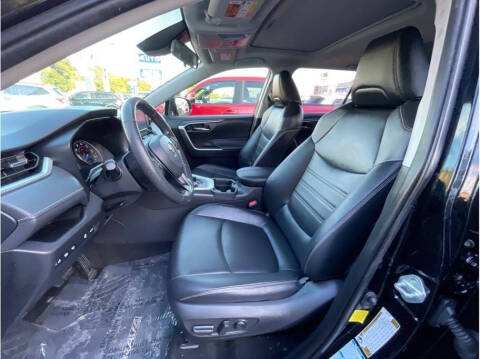 2021 Toyota RAV4 Hybrid XLE Premium