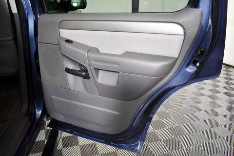 2004 Ford Explorer XLT