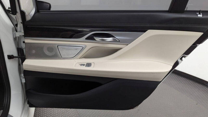 2017 BMW 7 Series 750i