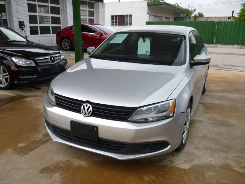 2014 Volkswagen Jetta for sale at Auto Outlet Inc. in Houston TX