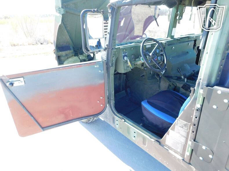 2002 AM General M1123