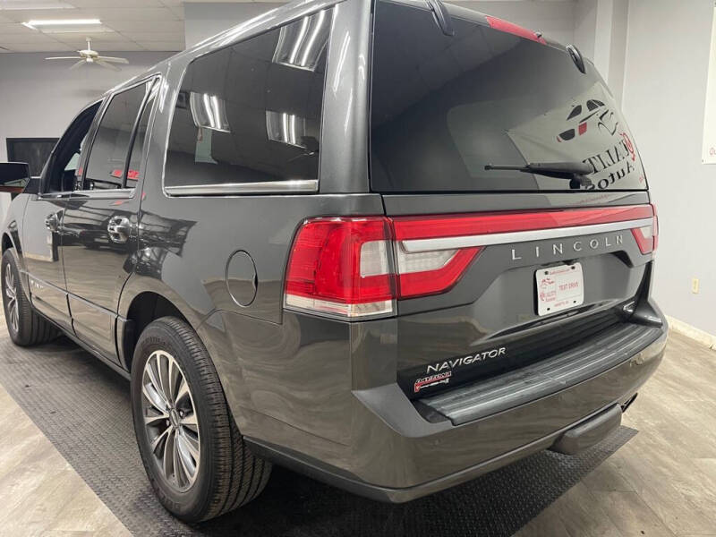 2016 Lincoln Navigator Select