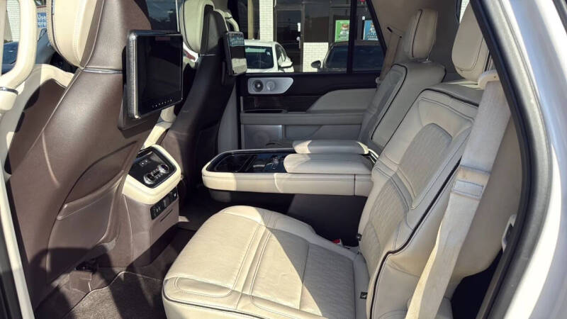2018 Lincoln Navigator Black Label