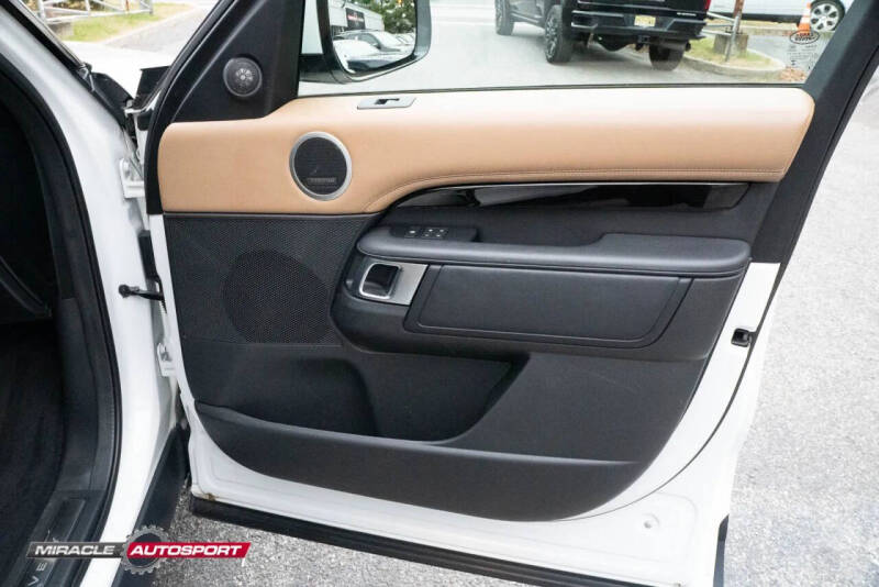 2022 Land Rover Discovery P300 S