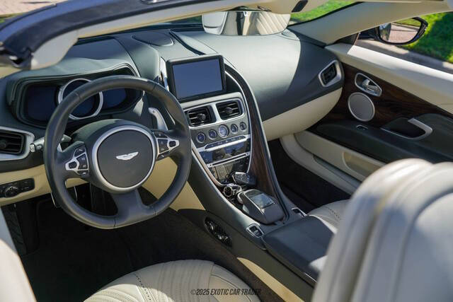 2020 Aston Martin DB11 Volante