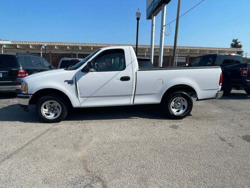 1998 Ford F-150 XLT photo 2