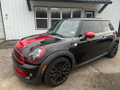 2011 MINI Cooper for sale at Monroe Auto's, LLC in Parsons TN