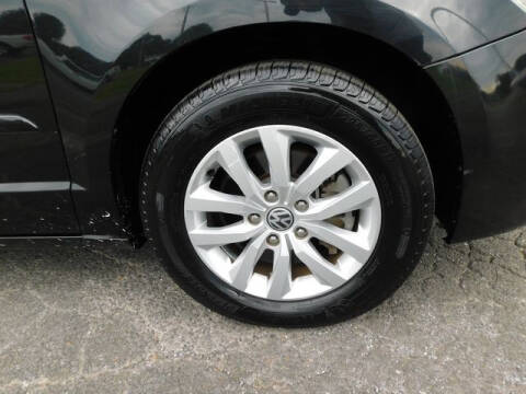 2012 Volkswagen Routan