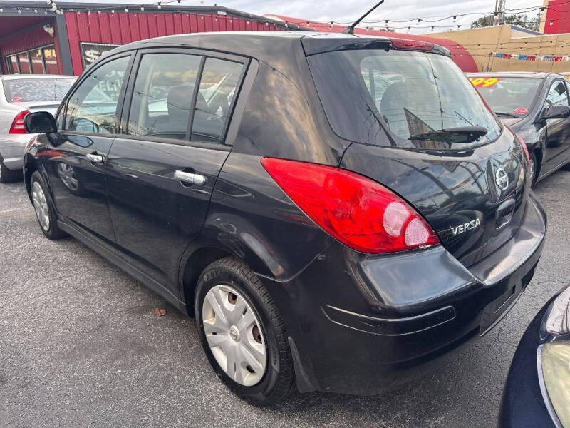 2011 Nissan Versa 1.8 S