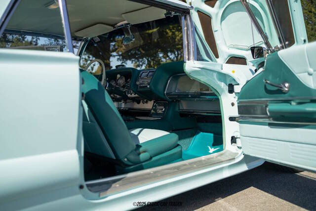 1960 Ford Thunderbird