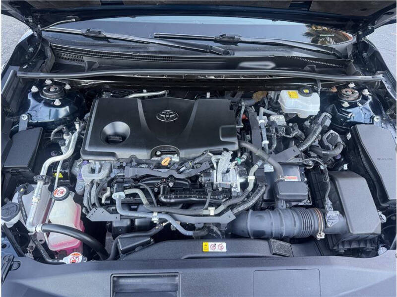 2018 Toyota Camry Hybrid LE