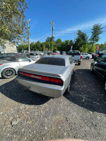 2013 Dodge Challenger SXT Plus