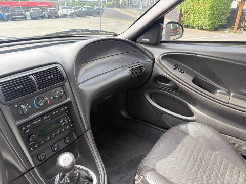 2004 Ford Mustang Mach 1 Premium