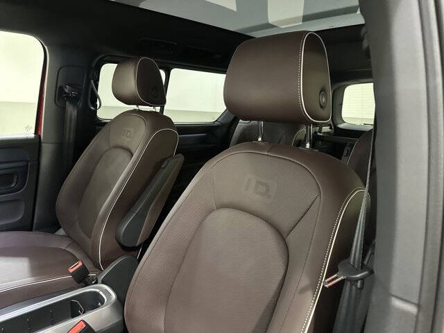 2025 Volkswagen ID. Buzz Pro S Plus 4Motion