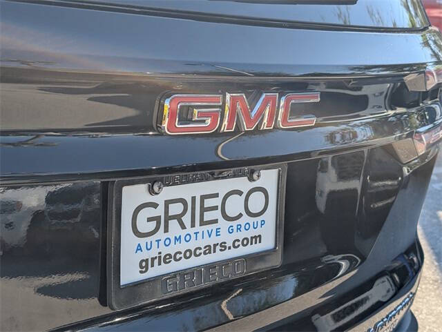 2024 GMC Acadia Elevation