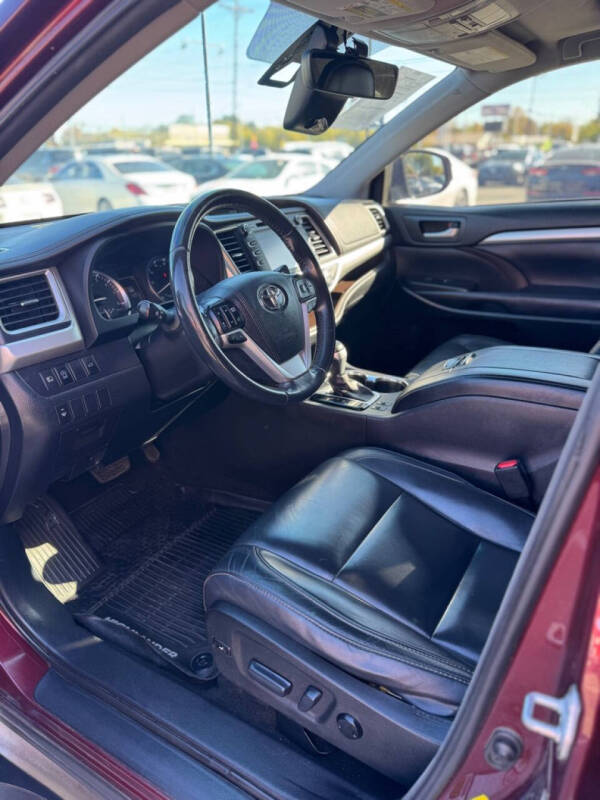 2017 Toyota Highlander SE