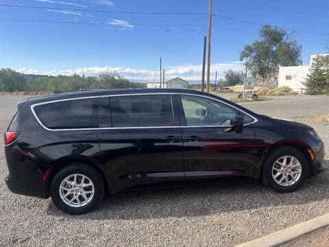 2022 Chrysler Voyager LX