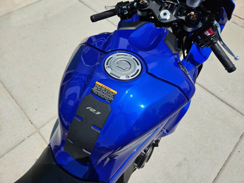 2024 Yamaha YZF-R1