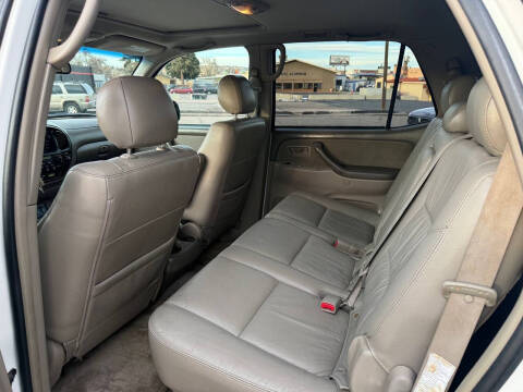 2005 Toyota Sequoia SR5