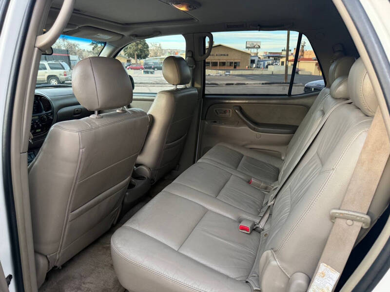 2005 Toyota Sequoia SR5