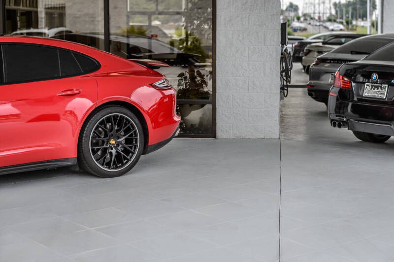 2018 Porsche Panamera 4