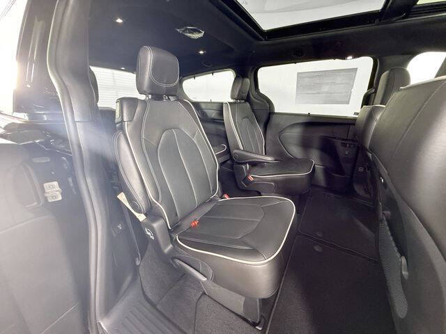 2027 Chrysler Pacifica Limited