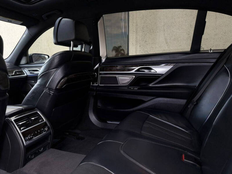 2017 BMW 7 Series 750i