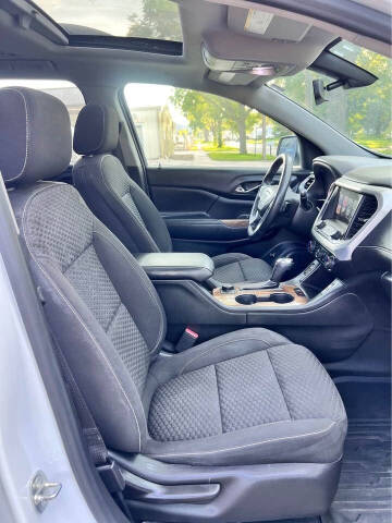 2017 GMC Acadia SLE-2