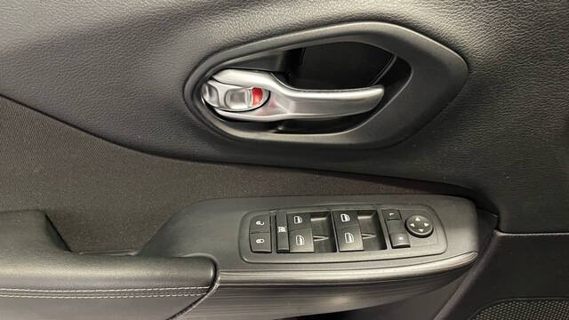 2015 Jeep Cherokee Sport