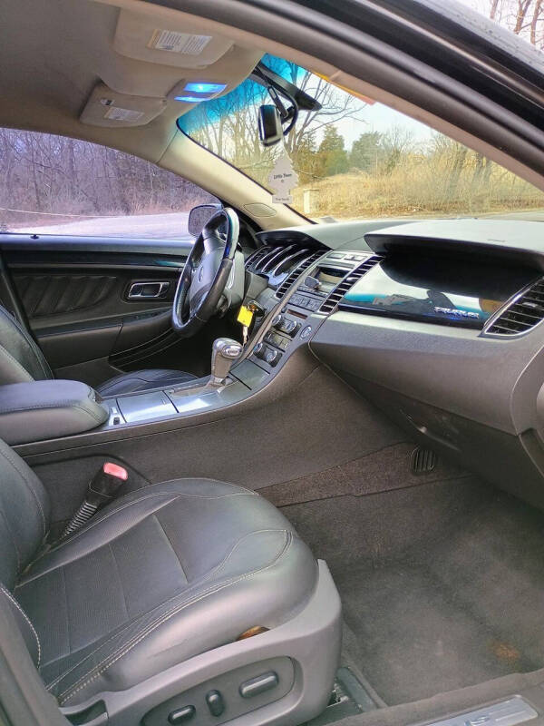 2011 Ford Taurus Limited
