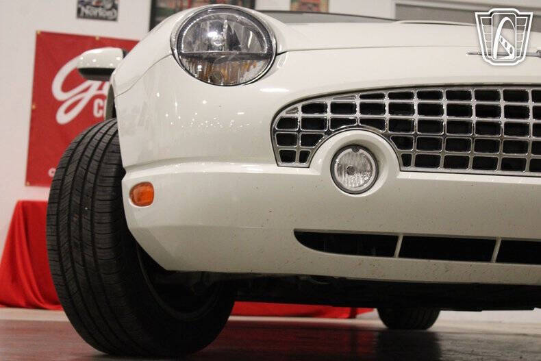 2002 Ford Thunderbird Deluxe