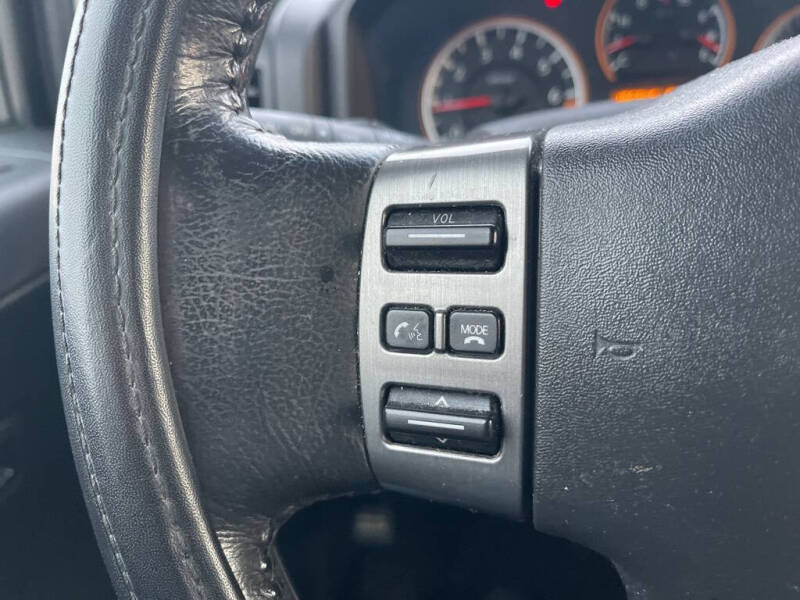 2012 Nissan Titan SV