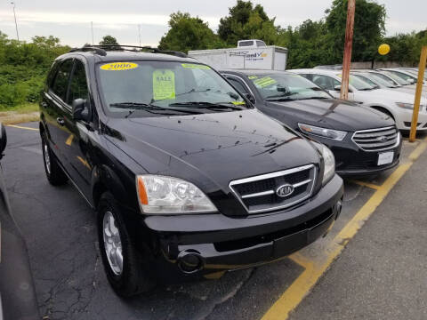 2006 Kia Sorento for sale at Howe's Auto Sales in Lowell MA