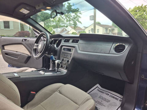 2012 Ford Mustang V6
