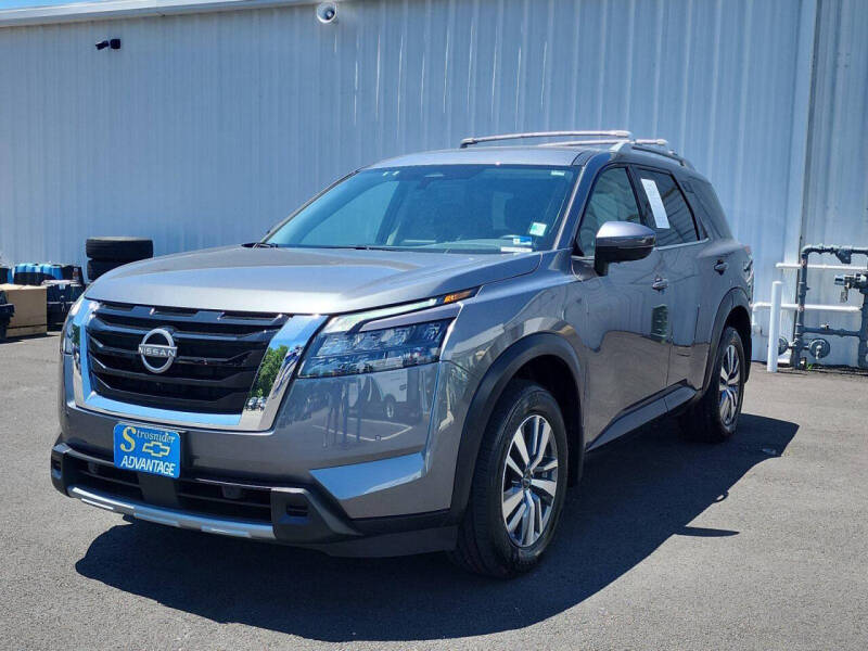 2025 Nissan Pathfinder SL