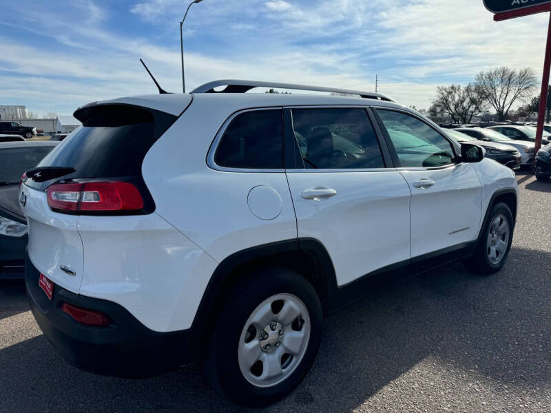 2014 Jeep Cherokee Latitude photo 23