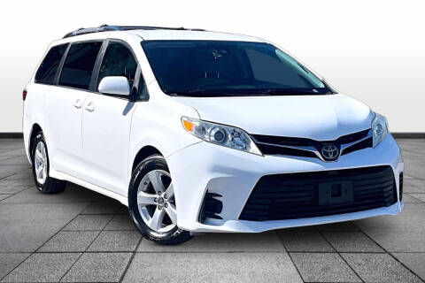 2021 Toyota Sienna LE 8-Passenger