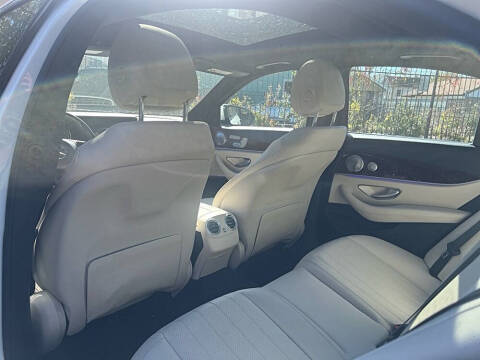 2017 Mercedes-Benz E-Class E 300 4MATIC