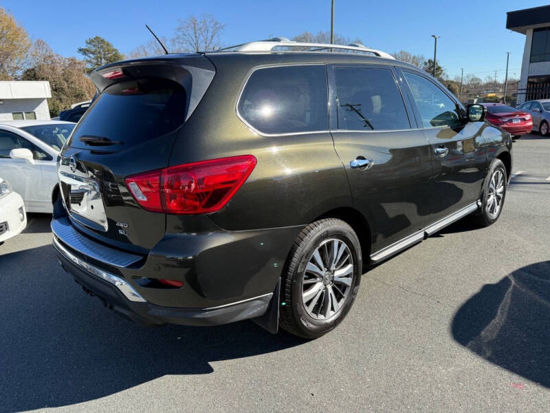 2017 Nissan Pathfinder SL