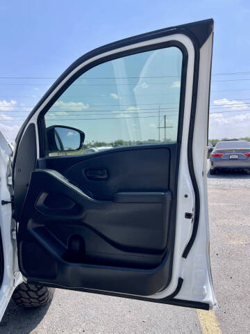 2022 Nissan Frontier S