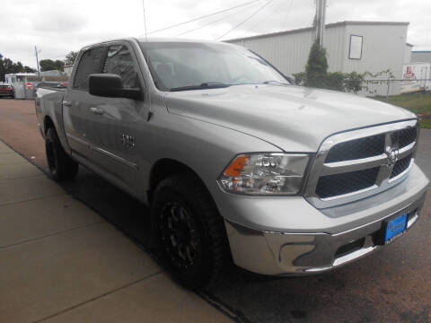 2016 RAM 1500 SLT