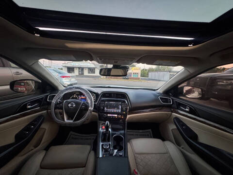 2017 Nissan Maxima Platinum