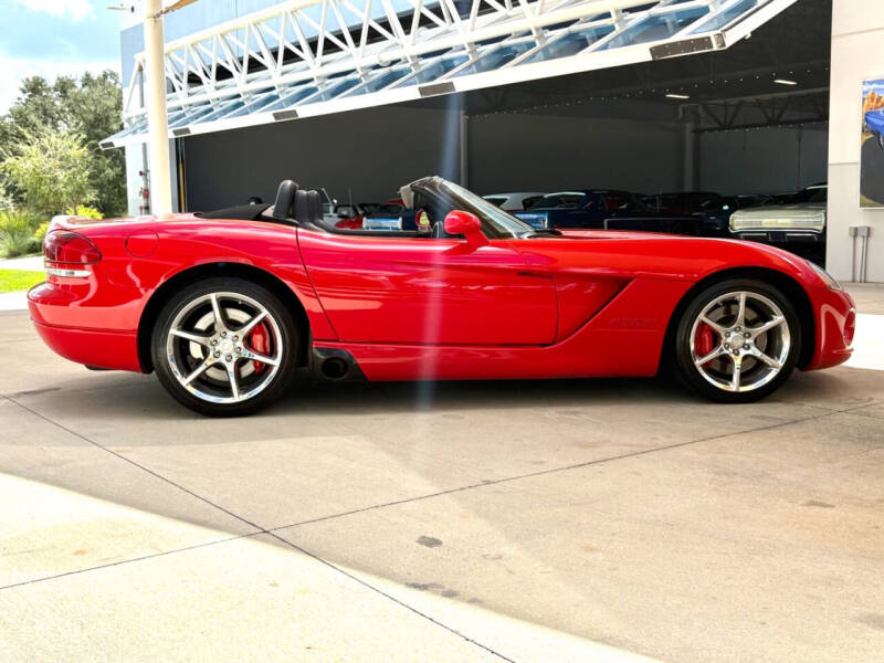 2004 Dodge Viper SRT-10