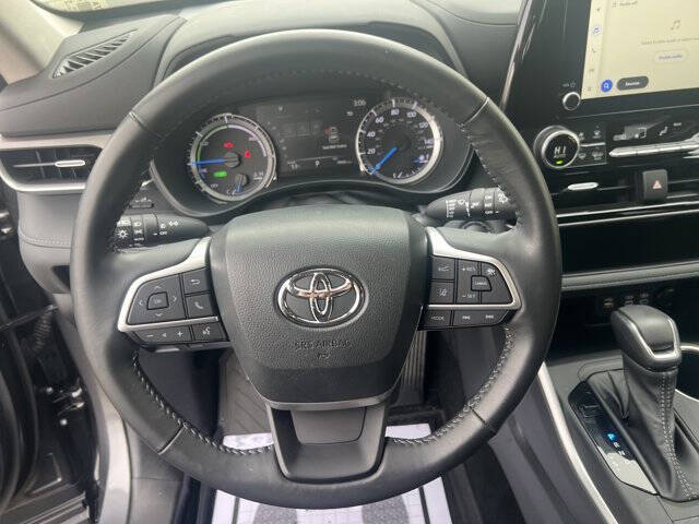 2023 Toyota Highlander Hybrid LE